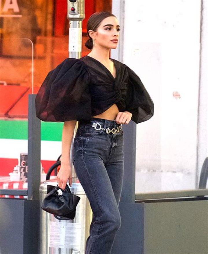 Olivia Culpo’s Sheer Crop Top & Jeans – Outfit Photos – Hollywood Life